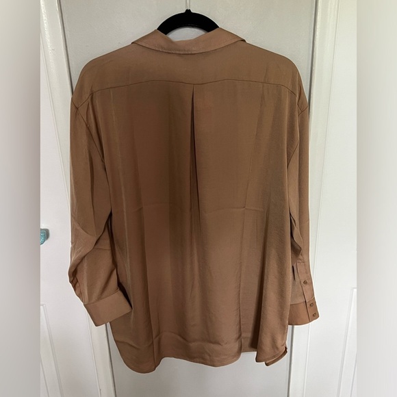 Banana Republic satin blouse - Picture 3 of 7